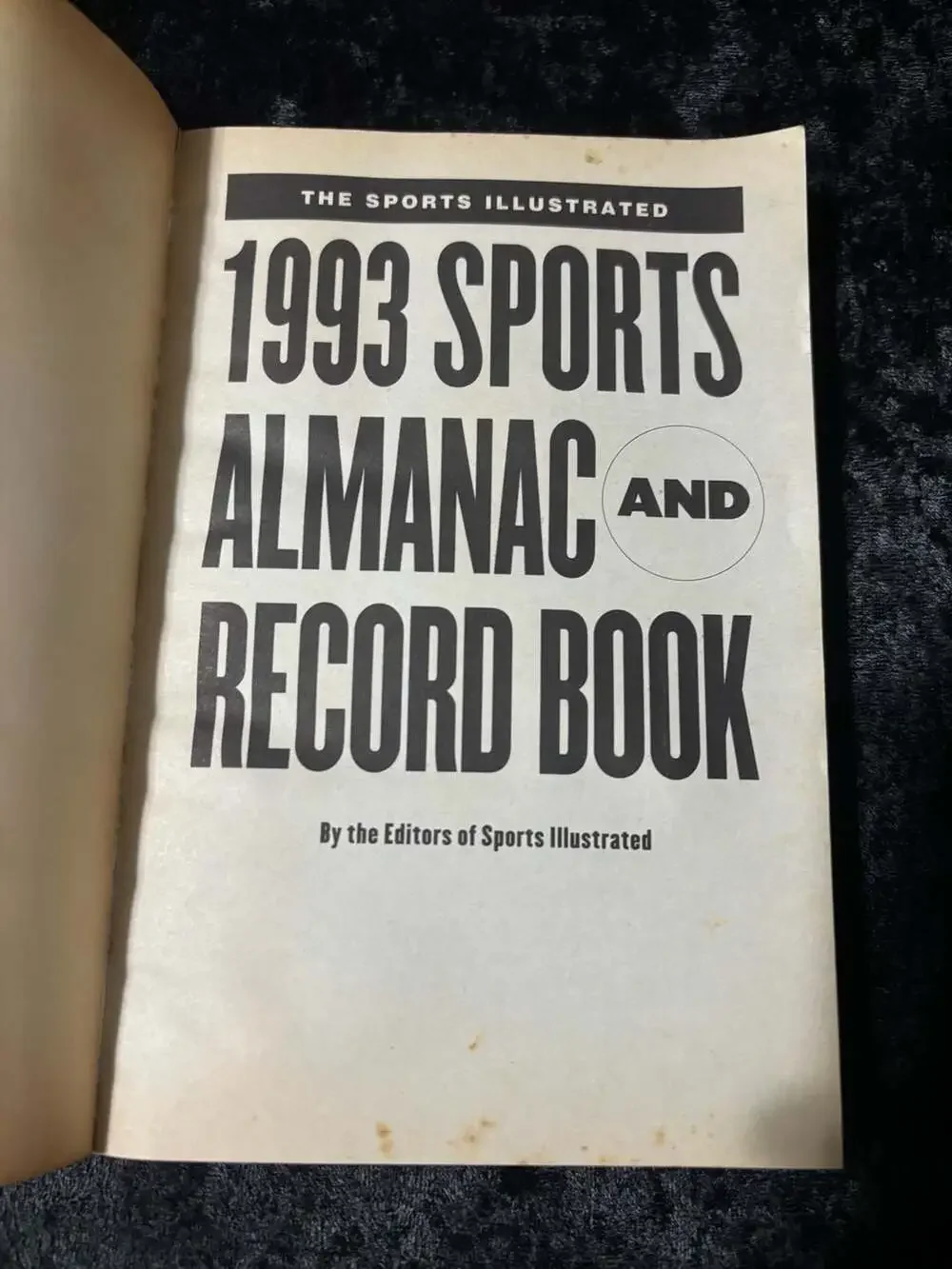 The Sports Illustrated 1994 Sports Almanac: Sports Illustrated: 9780316808101: B